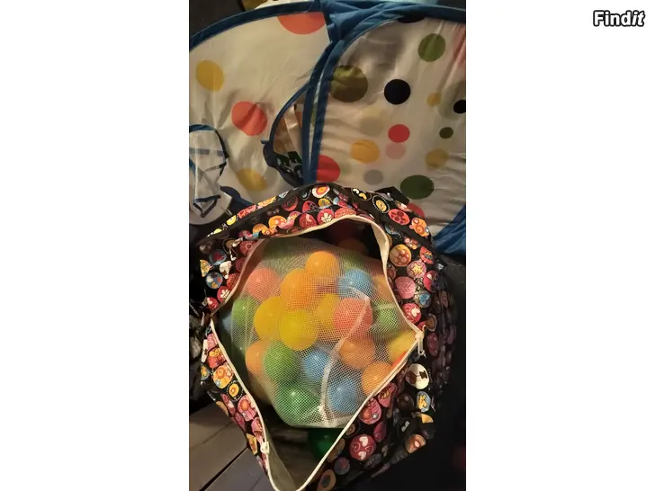 Myydään Pallomeri pallot ja meri