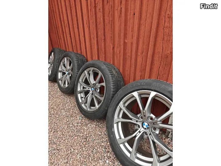 Säljes BMW fälgar + däck