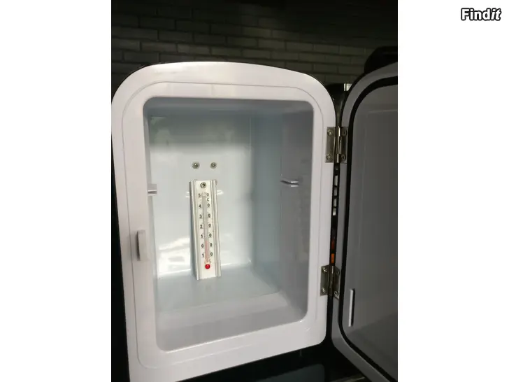 Säljes Minikylskåp 220v och 12 volt