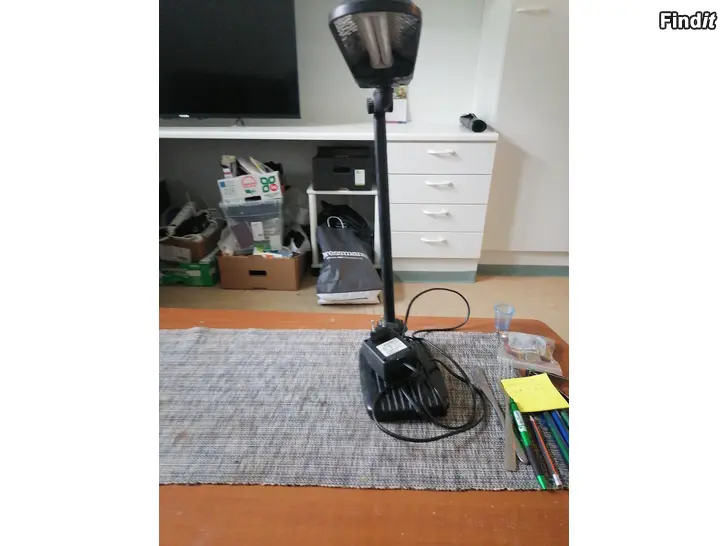 Myydään Pöytälamppu