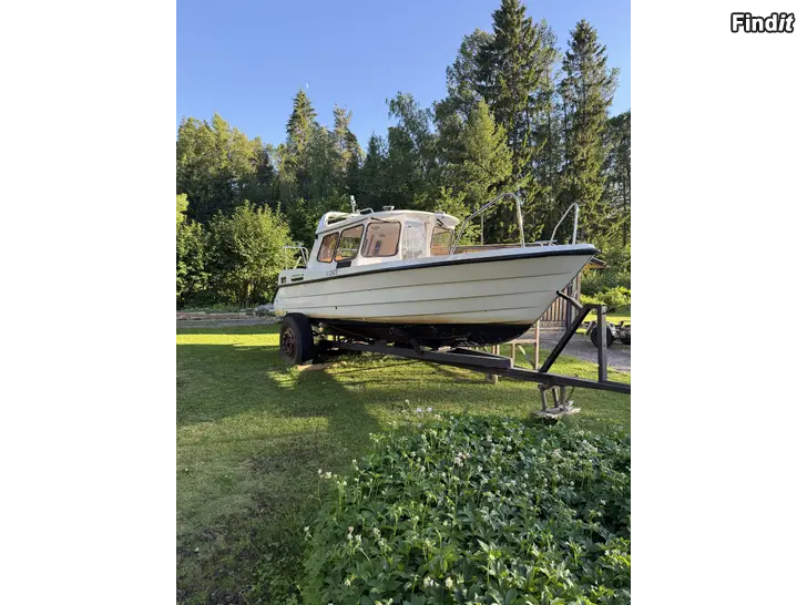 Myydään Sea Star Sportfisher 700