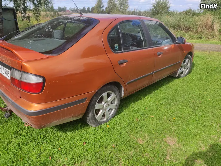 Myydään Nissan