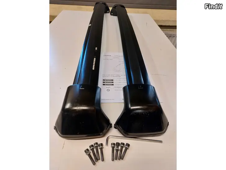 Myydään Honda CR-V OEM Kattotelineet/ Takräcken vm. 2013