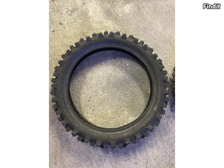 Säljes 110/90-19 Michelin spikdäck säljes