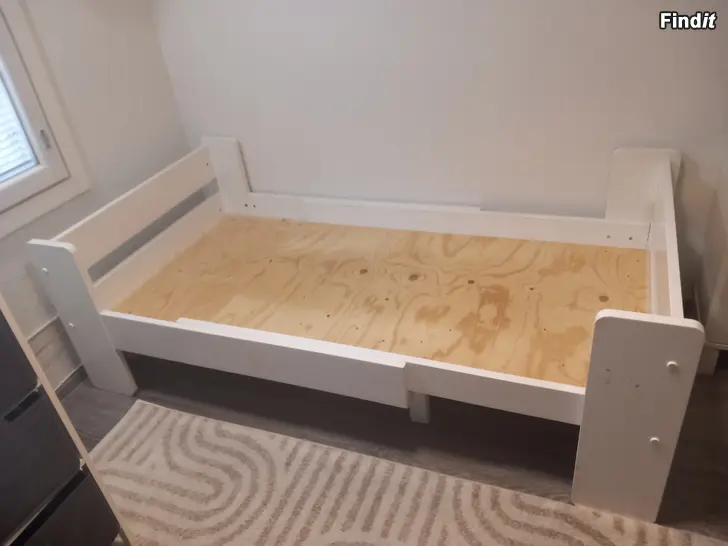 Myydään Lasten sänky