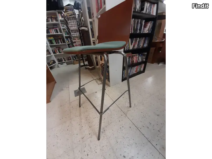 Myydään Barstol med grön tygsits