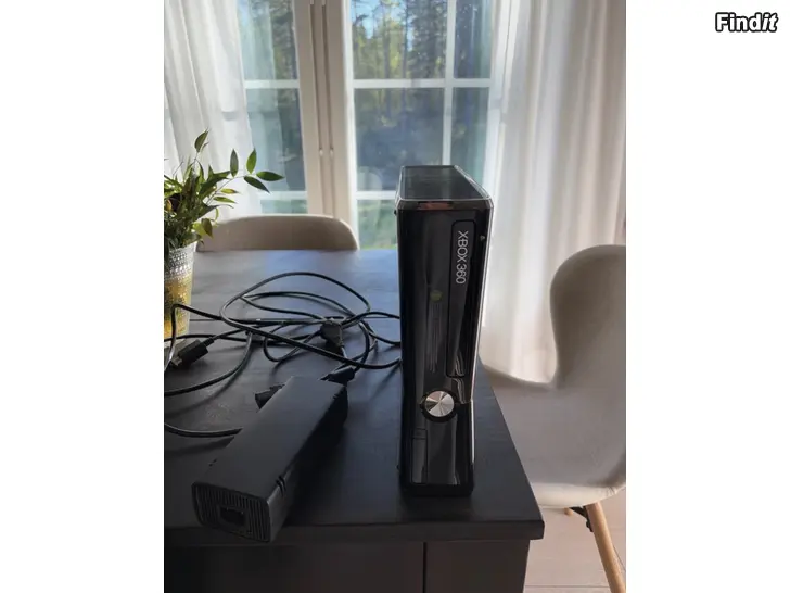 Myydään Xbox 360