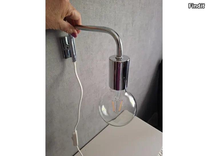 Säljes Vägglampa