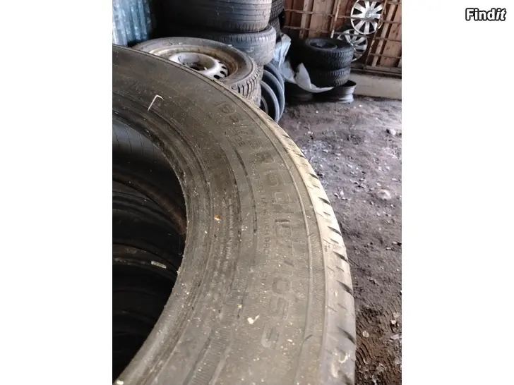 Myydään Transiitissa olleet kesärenkaat ilman vanteita. 1957516