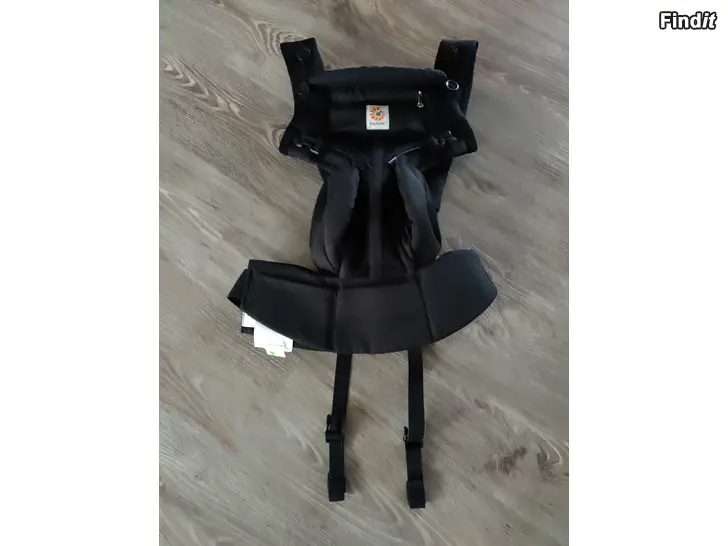 Myydään OMNI 360 Ergobaby