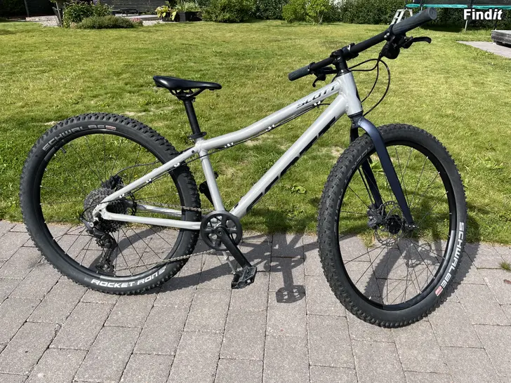 Säljes Lätt och snabb barncykel - scott scale 600