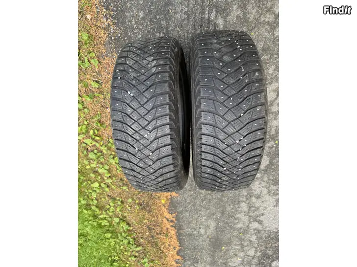 Myydään 2kpl nastarenkaat 235/60R18