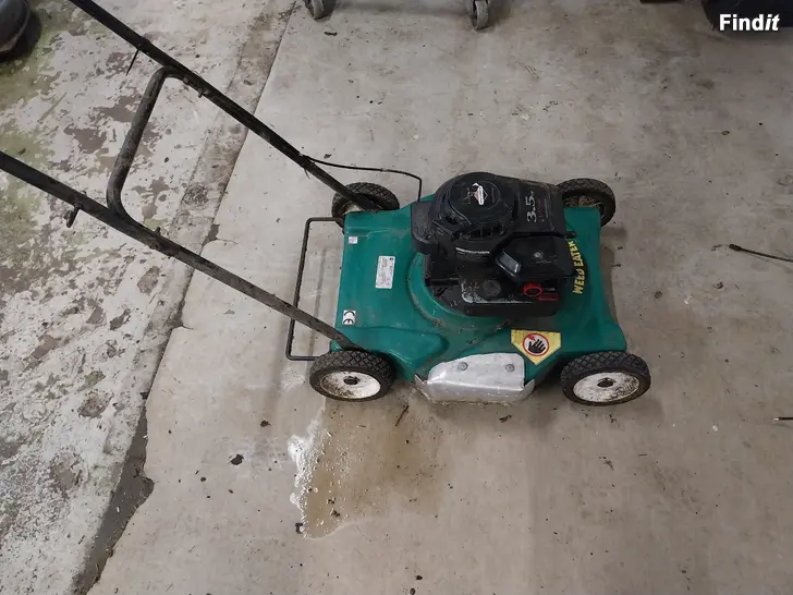 Myydään Kevyt ruohonleikkuri