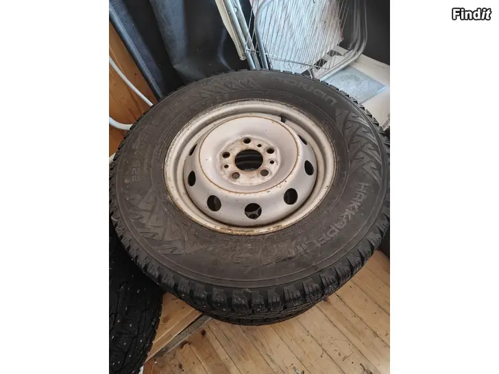 Säljes Vinterdäck och fälgar