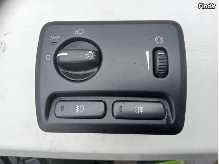 Myydään Volvo V70 2004 valokatkasija 8691749