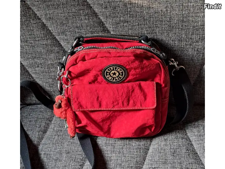 Myydään Vintage Kipling olkalaukku