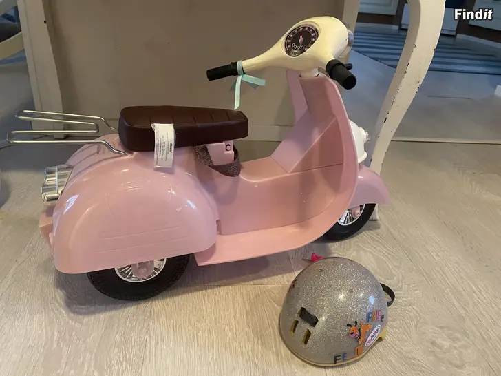 Myydään Baby born skootteri+kypärä