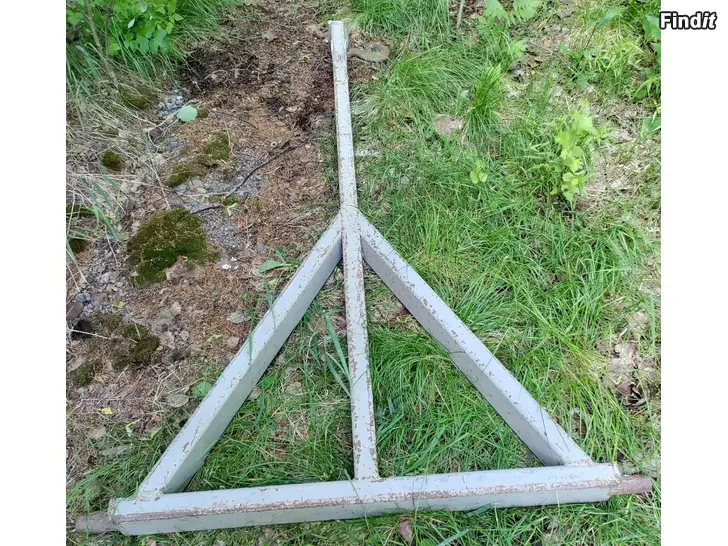 Myydään Nostokoukku traktorin etukuormaajaan