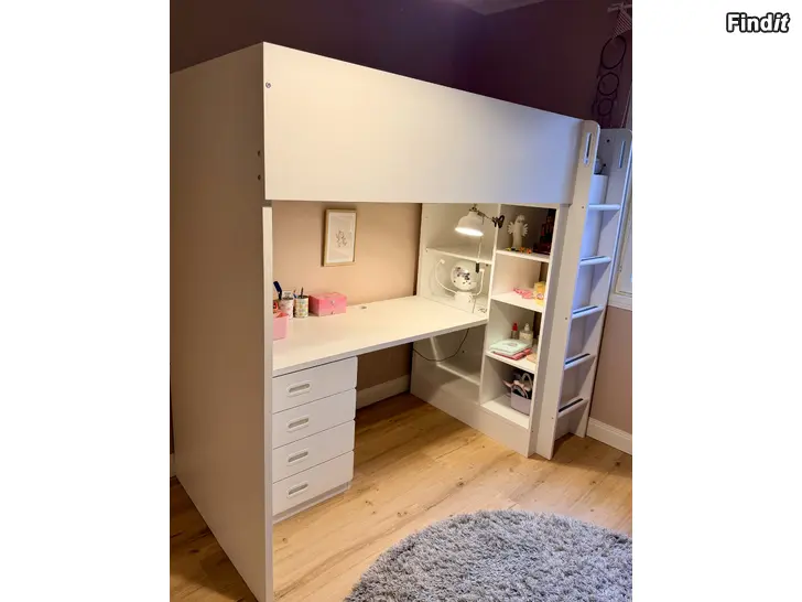 Säljes IKEA loftsäng med skrivbord, förvaring och madrasser