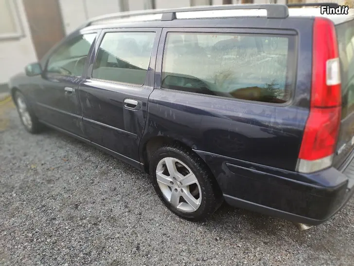 Myydään Volvo V70 D5 2006