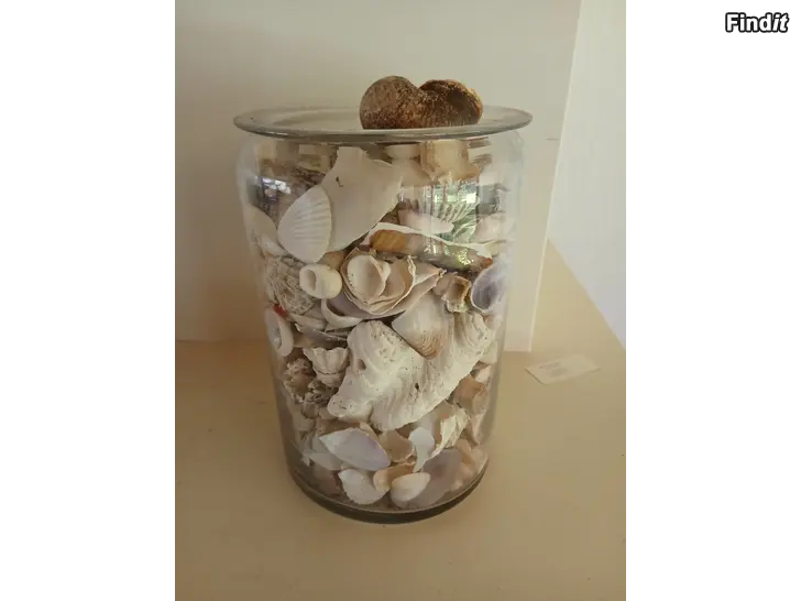 Säljes Glasskål med snäckor