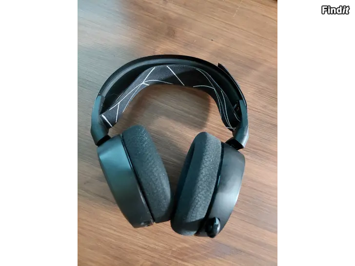 Säljes Steelseries Arctis 9 langattomat pelikuulokkeet