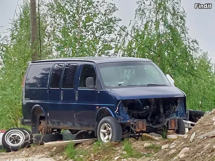 Myydään GMC Savanna Chevrolet Van 2500 kokonaan tai osina