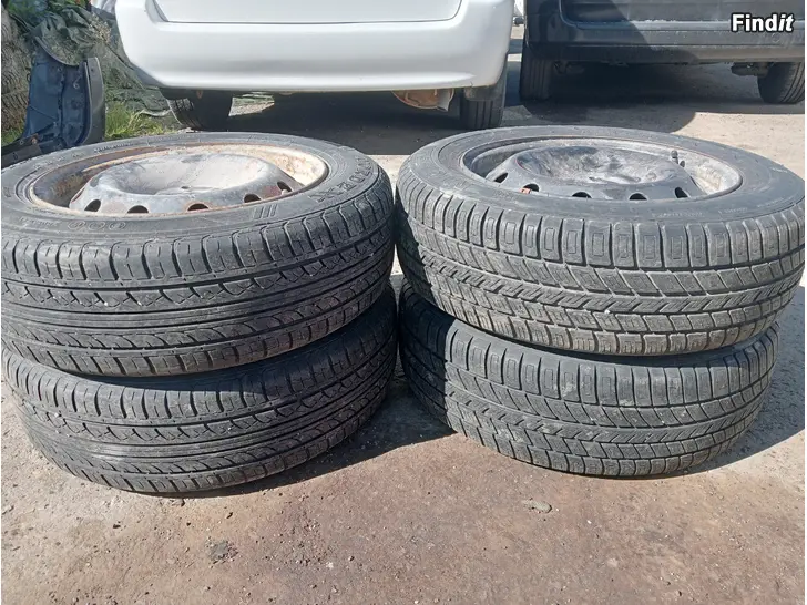 Myydään Kesärenkaat 185/65R15 peltivanteilla 4-100 Renault
