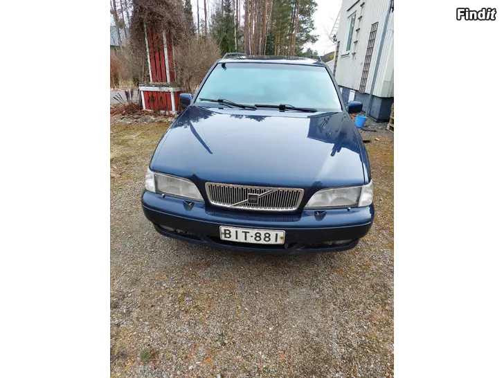 Myydään Volvo v70