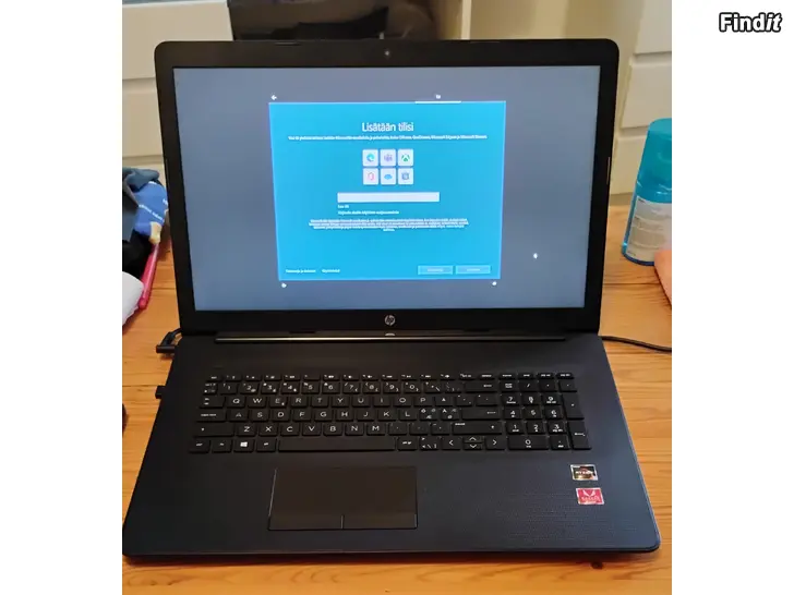 Myydään HP NOTEBOOK 17-CA0020NO  256Gb/8Gb/AMD Ryzen 3 2200U/AMD Radeon Vega 3 Graphics