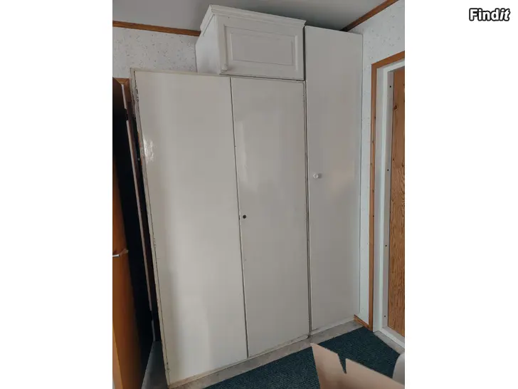 Myydään Högskåpar