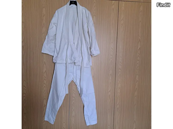 Säljes Judo-karate plagg
