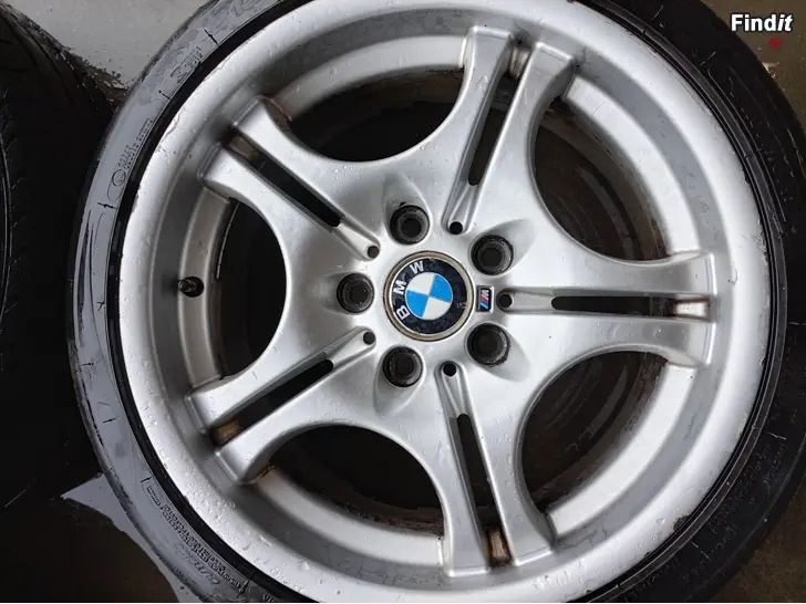 Myydään BMW M SPORT ALUMIINIVANTEET 17