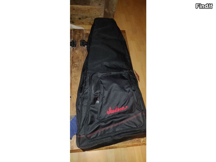 Säljes Jackson Gig bag Uusi