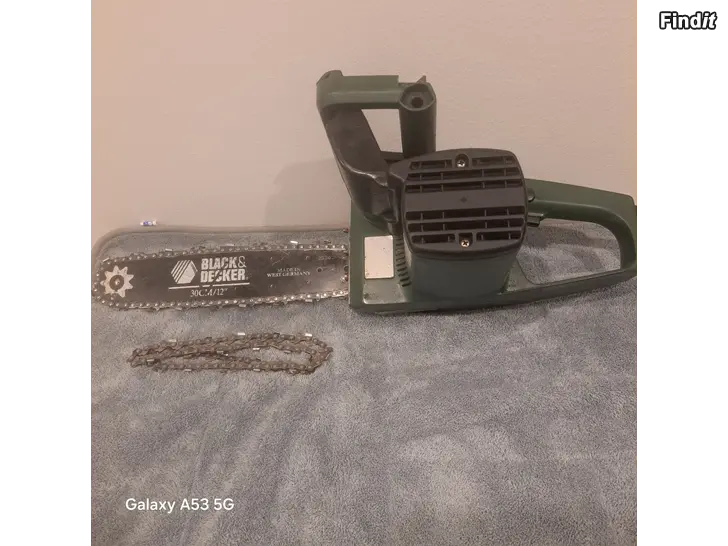 Säljes Motorsåg BlackDecker 1300W