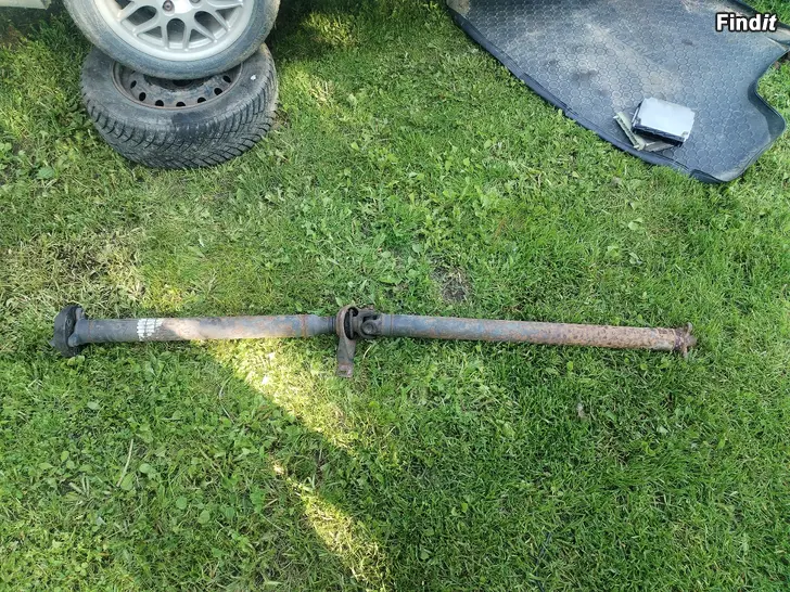 Myydään Mercedes-Benz W210 kardaani