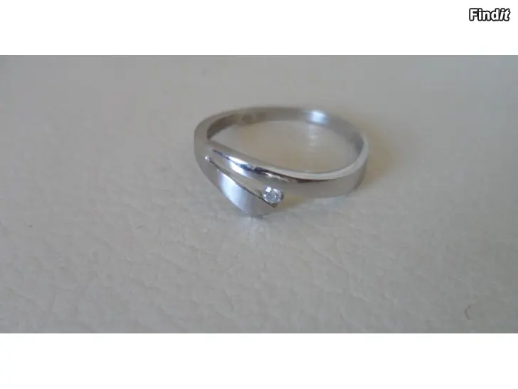 Myydään Valkokultainen Timanttisormus 0,05ct koko 17,5