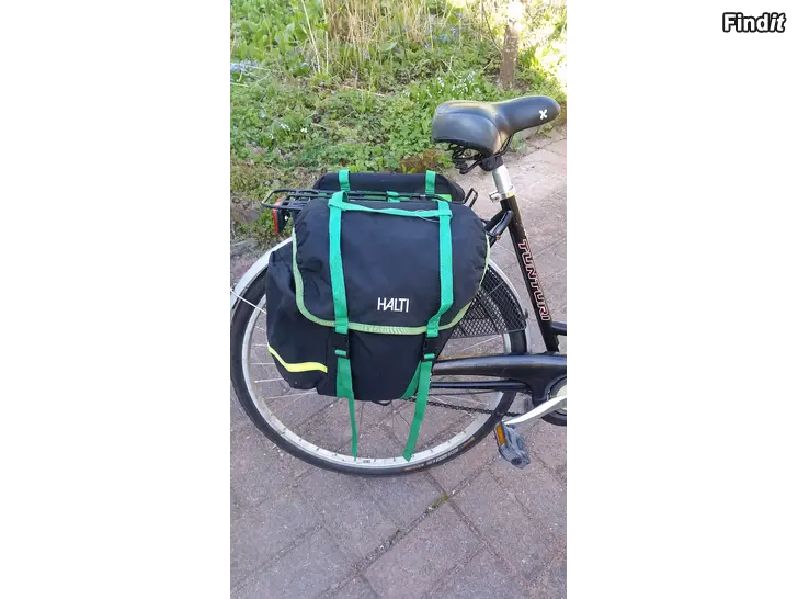 Myydään Halti pyörälaukku 2kpl musta vihreä hinta 18e