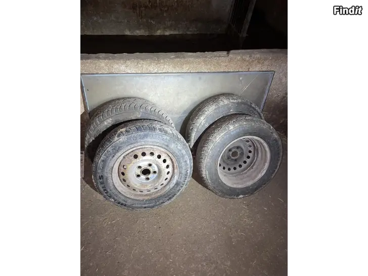 Säljes Paketbil 195/70R15 vinter