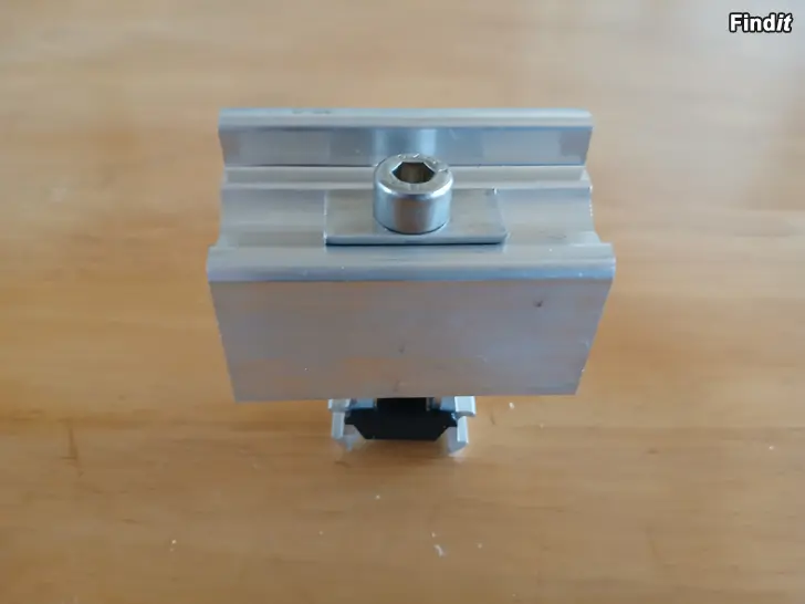 Myydään PV kattokiinnike K2 pääty-tai keskikiinnike 30-42mm
