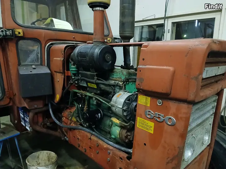 Köpes Volvo Bm 650 motorhuv