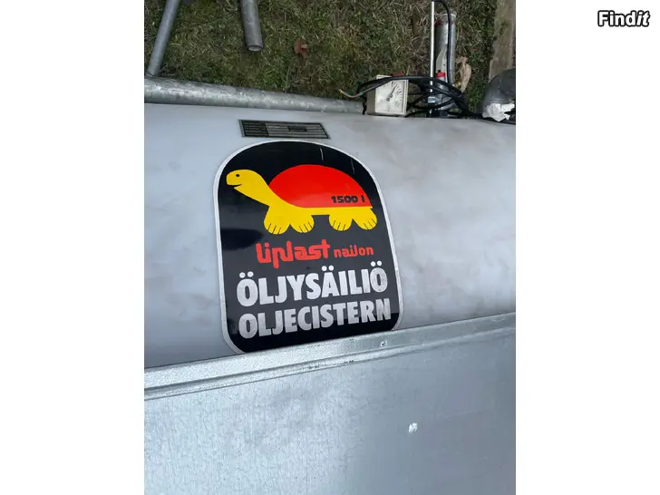 Säljes Oljetank, panna och 2 st oljebrännare + övrigt
