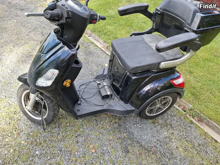Myydään Senioriskootteri 3 pyöräinen