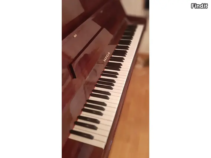 Bortges Välhållet piano bortskänkes