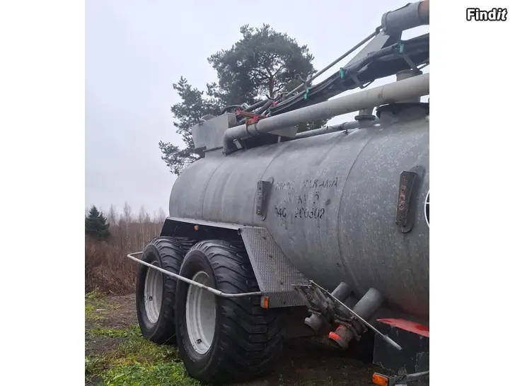 Säljes Kimadan B1500L SLS20 lietevaunu 8m multain ja 22m letkulevitin Kimadan B1500L SLS20 lietevaunu