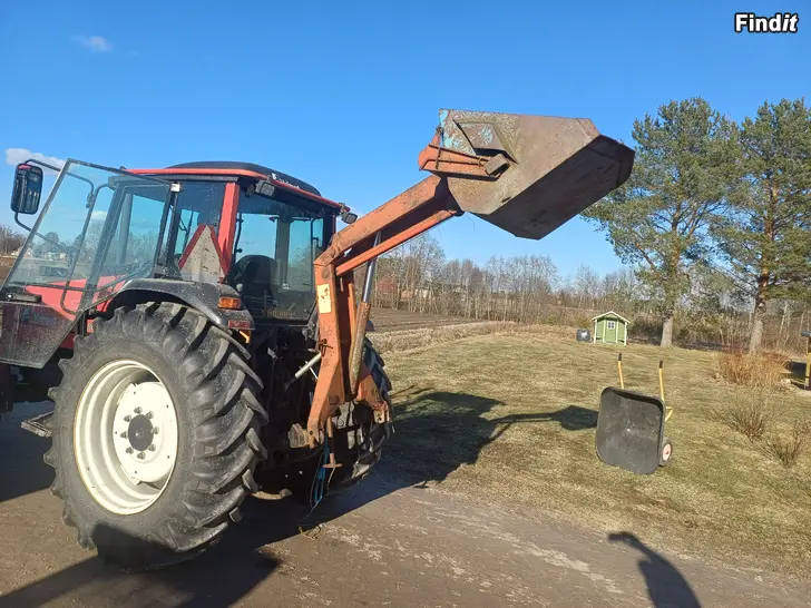 Myydään Takakuormaaja traktoriin