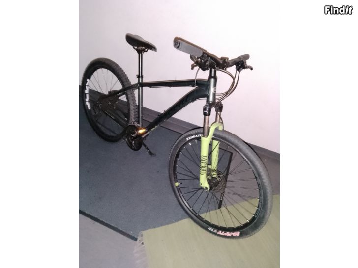 Säljes Crescent sport NJORD 27,5 siisti etujousitettu maastopyörä,runko 43 cm