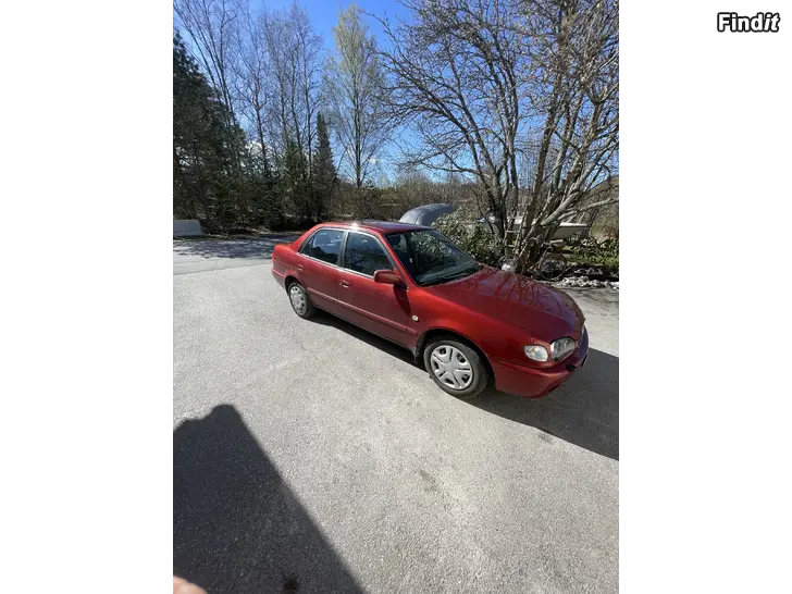 Myydään Toyota corolla 2001