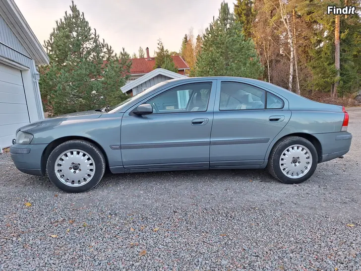 Myydään Volvo S60 2004 2.4 170hk