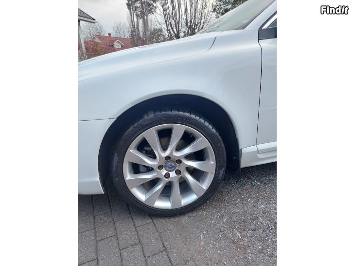 Myydään Fälgar volvo 5 x108 18 tum